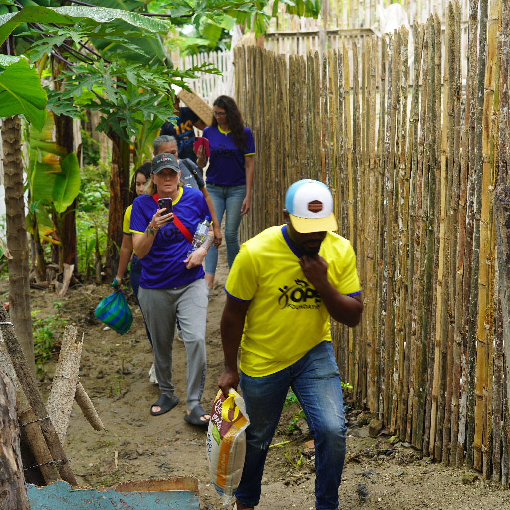 International-Volunteer-Hope-Foundation-Ecuador-For-USA-Canada-15